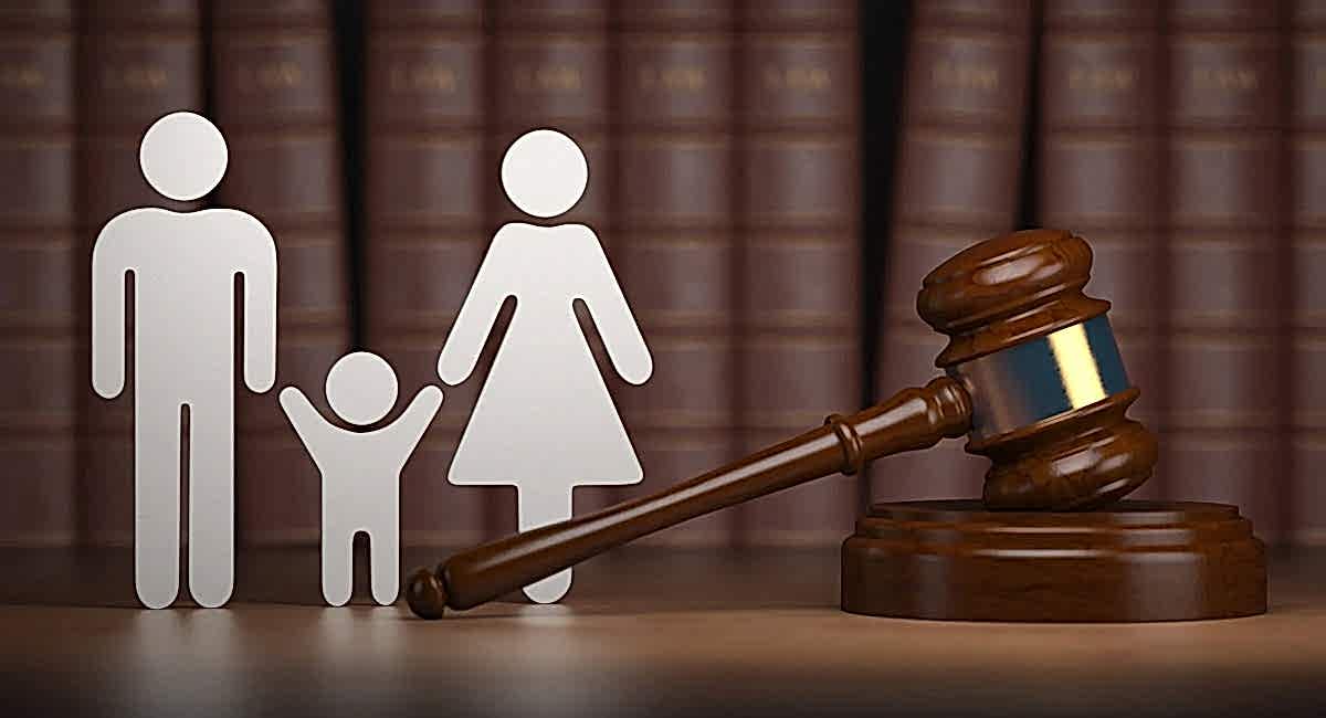 Velayet Hakkının Anneden Alınıp Babaya yahut Babadan Alınıp Anneye Verilmesi İçin Açılan Dava