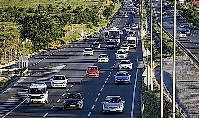 Belediye sınırları içinden geçen devlet ve il yolları ile ilgili araç park yerlerinin belirlenmesine dair işlemlerde Karayolları Genel Müdürlüğünün uygun görüşünün alınması gerektiği